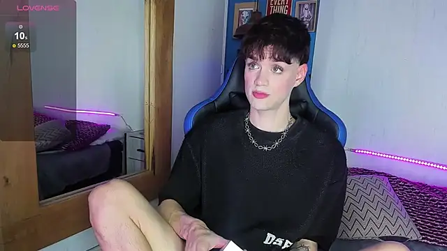 VladHellsing4 online show from February 2025 02:25:02 PM