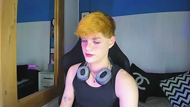 VladHellsing4 online show from October 2025 02:28:02 PM