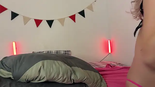 MiaDavis21 online show from December 2025 06:12:02 AM