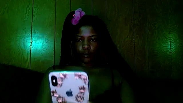 Snapshot of CaramelGoddessxoxo chatting on April 2026 07:27:01 PM CaramelGoddessxoxo online show from April 2026 07:27:01 PM