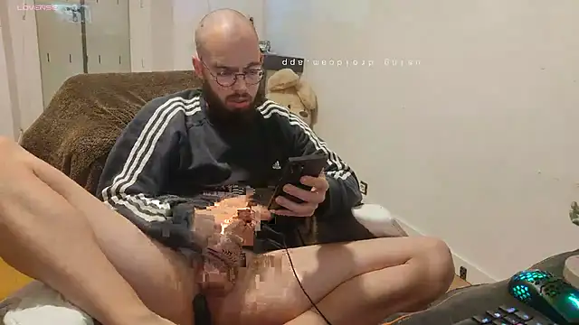 Snapshot of azagoul222 chatting on December 2024 05:33:01 PM azagoul222 online show from December 2024 05:33:01 PM