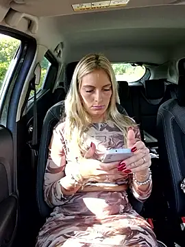 Lydie off online show from September 2025 01:24:02 PM