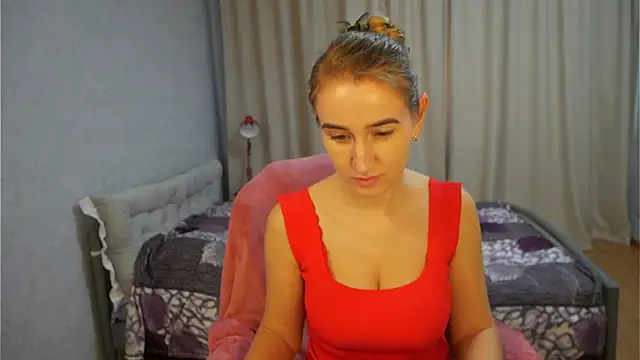 Sophiloren online show from December 2025 11:16:02 AM