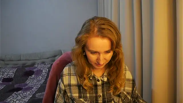 Sophiloren online show from February 2026 12:00:01 PM