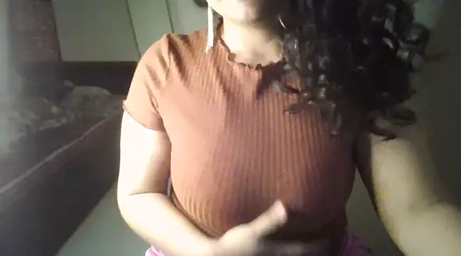 Snapshot of MakeMeCumAhh chatting on March 2025 07:38:01 PM MakeMeCumAhh online show from March 2025 07:38:01 PM