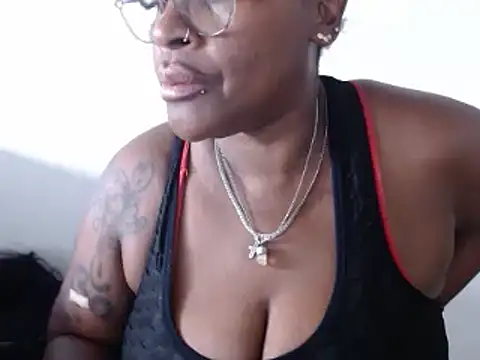 loretybig online show from February 2025 07:16:02 PM