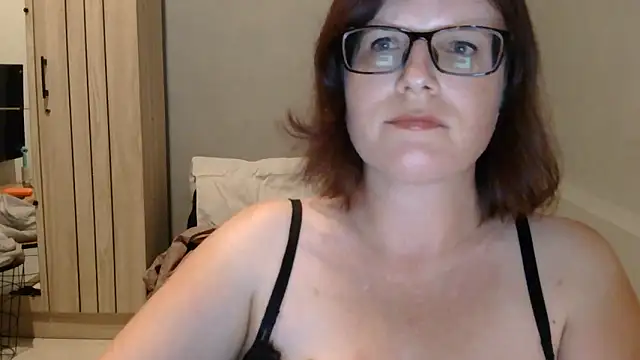 Snapshot of CrimsonMistress chatting on October 2025 11:27:01 PM CrimsonMistress online show from October 2025 11:27:01 PM