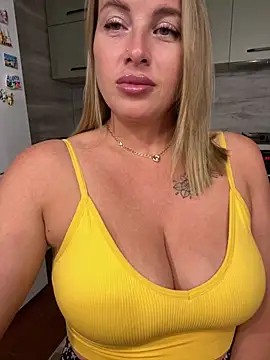 Snapshot of Cute_Hot_Alice chatting on July 2026 09:25:01 PM Cute Hot Alice online show from July 2026 09:25:01 PM