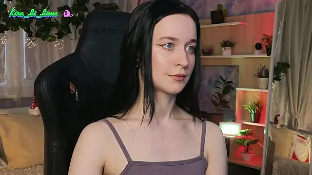 Snapshot of KiraLiLime chatting on January 2025 11:43:01 AM KiraLiLime online show from January 2025 11:43:01 AM