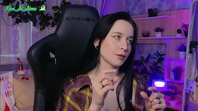 Snapshot of KiraLiLime chatting on February 2025 10:15:02 AM KiraLiLime online show from February 2025 10:15:02 AM