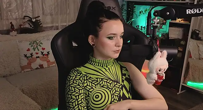 KiraLiLime online show from January 2026 07:17:01 PM