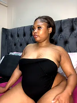 Anaelle24 online show from November 2025 07:30:02 AM