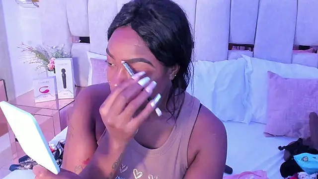 mia schwarz online show from December 2024 10:13:02 PM