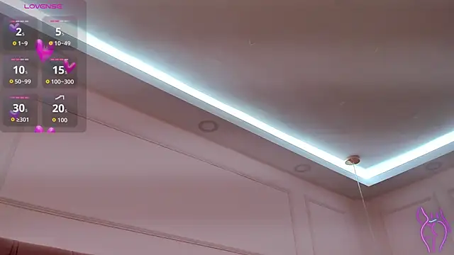 mia schwarz online show from September 2025 11:48:01 PM