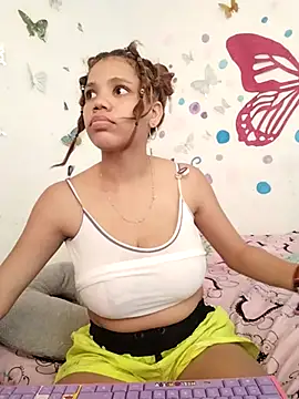 Snapshot of 1CANDYLOVE chatting on March 2025 06:23:02 PM 1CANDYLOVE online show from March 2025 06:23:02 PM