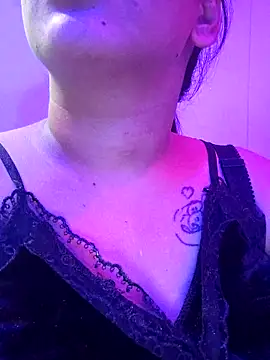 Snapshot of vadapavgirl chatting on November 2025 08:13:01 AM vadapavgirl online show from November 2025 08:13:01 AM