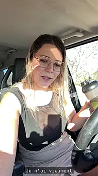 EmyLana online show from April 2026 06:40:02 AM