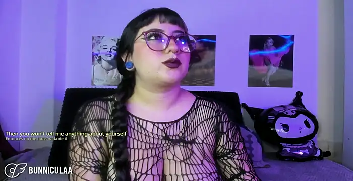 larissa01  online show from April 2026 10:25:02 PM