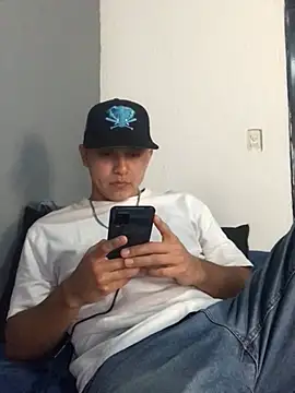 Snapshot of Slow_Kmazutra chatting on February 2025 08:47:01 PM Slow Kmazutra online show from February 2025 08:47:01 PM