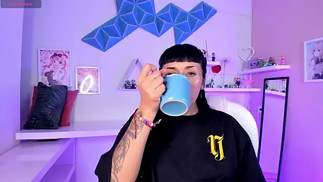 Valkiria ponce online show from April 2026 05:57:02 AM