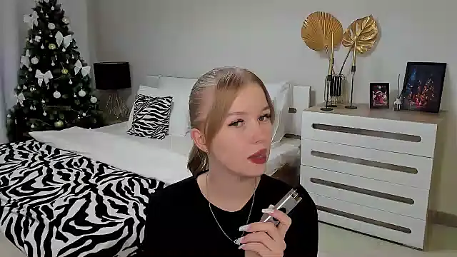 shy  lady online show from December 2024 03:28:02 PM