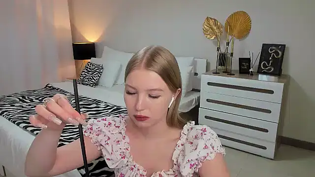 shy  lady online show from January 2025 09:29:01 PM