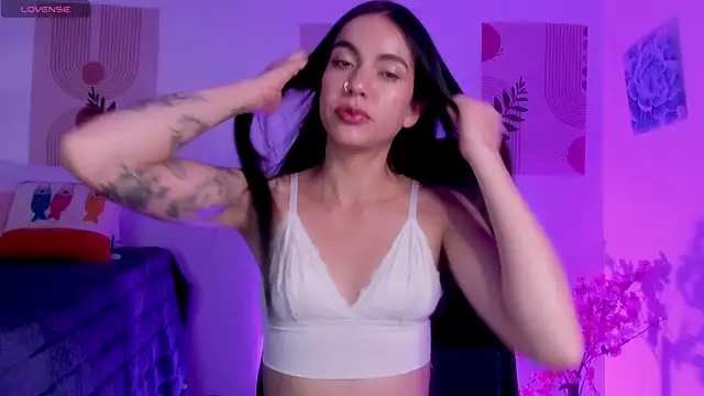 samy lewis online show from December 2025 01:33:02 AM