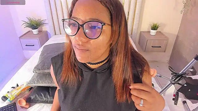 Snapshot of Lilithcaballero chatting on January 2025 03:47:02 AM Lilithcaballero online show from January 2025 03:47:02 AM