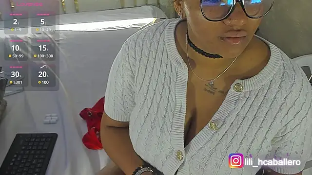 Snapshot of Lilithcaballero chatting on January 2025 03:36:02 AM Lilithcaballero online show from January 2025 03:36:02 AM