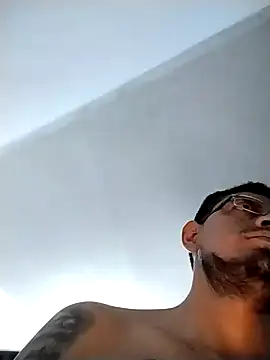 Snapshot of ale3J4a chatting on December 2024 06:35:01 AM ale3J4a online show from December 2024 06:35:01 AM