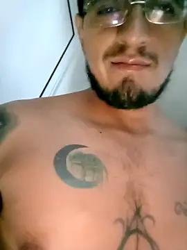 Snapshot of ale3J4a chatting on December 2024 11:49:02 PM ale3J4a online show from December 2024 11:49:02 PM