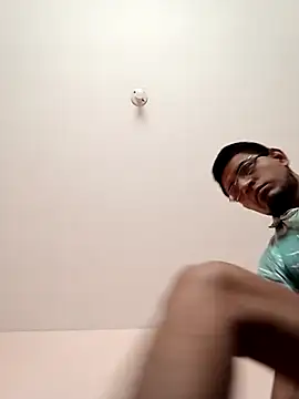 Snapshot of ale3J4a chatting on January 2025 05:27:02 PM ale3J4a online show from January 2025 05:27:02 PM