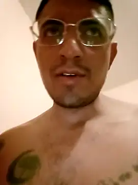 Snapshot of ale3J4a chatting on March 2025 01:31:02 AM ale3J4a online show from March 2025 01:31:02 AM