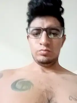 Snapshot of ale3J4a chatting on October 2025 07:03:02 PM ale3J4a online show from October 2025 07:03:02 PM