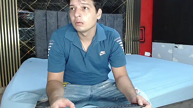 FerneyManti online show from March 2026 01:48:02 PM