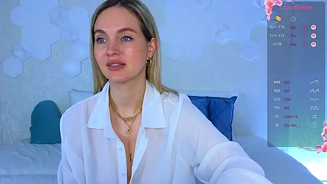 Snapshot of Lynna_Sparks chatting on November 2025 03:49:01 AM Lynna Sparks online show from November 2025 03:49:01 AM