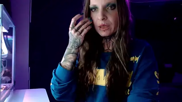 Snapshot of InesGold chatting on January 2025 06:28:01 PM InesGold online show from January 2025 06:28:01 PM