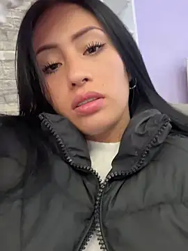 Snapshot of Sara_luna_ chatting on December 2024 03:25:02 PM Sara luna online show from December 2024 03:25:02 PM