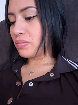 Snapshot of Sara_luna_ chatting on December 2024 02:10:02 PM Sara luna online show from December 2024 02:10:02 PM