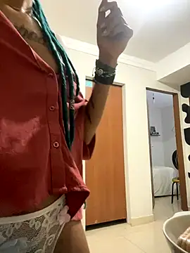 Snapshot of sammoura01 chatting on November 2025 02:21:01 AM sammoura01 online show from November 2025 02:21:01 AM