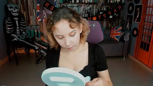 JasmineMilko online show from October 2025 05:08:02 AM