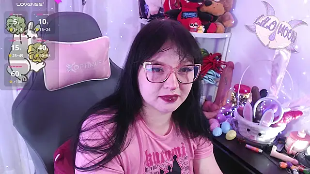 LiloMoon69 online show from April 2026 09:46:01 PM