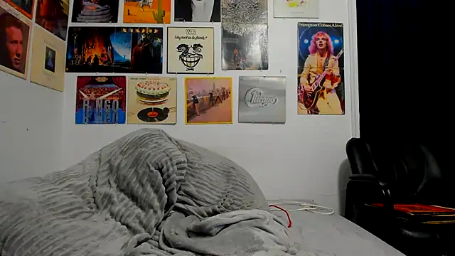 cloudyystar666 online show from November 2025 06:24:02 AM