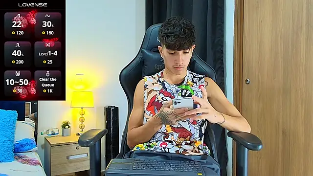 Snapshot of _CamiloBass chatting on May 2026 01:11:02 AM CamiloBass online show from May 2026 01:11:02 AM