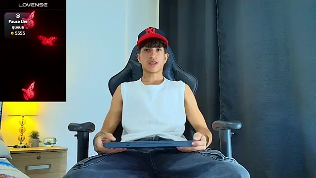 Snapshot of _CamiloBass chatting on June 2026 01:45:01 AM CamiloBass online show from June 2026 01:45:01 AM