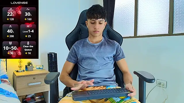 Snapshot of _CamiloBass chatting on June 2026 07:35:02 PM CamiloBass online show from June 2026 07:35:02 PM