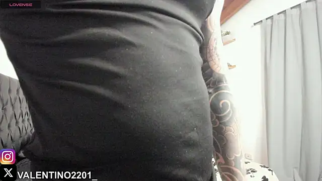 Snapshot of Valentino_Xander chatting on October 2025 12:24:01 AM Valentino Xander online show from October 2025 12:24:01 AM