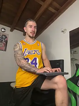 Snapshot of Valentino_Xander chatting on November 2025 12:43:01 AM Valentino Xander online show from November 2025 12:43:01 AM