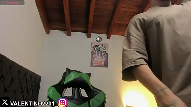 Snapshot of Valentino_Xander chatting on November 2025 12:09:01 AM Valentino Xander online show from November 2025 12:09:01 AM