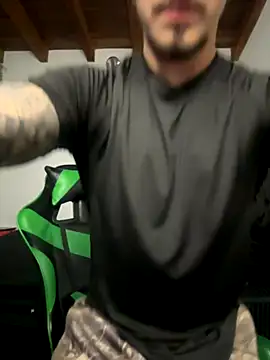 Snapshot of Valentino_Xander chatting on November 2025 12:11:02 AM Valentino Xander online show from November 2025 12:11:02 AM